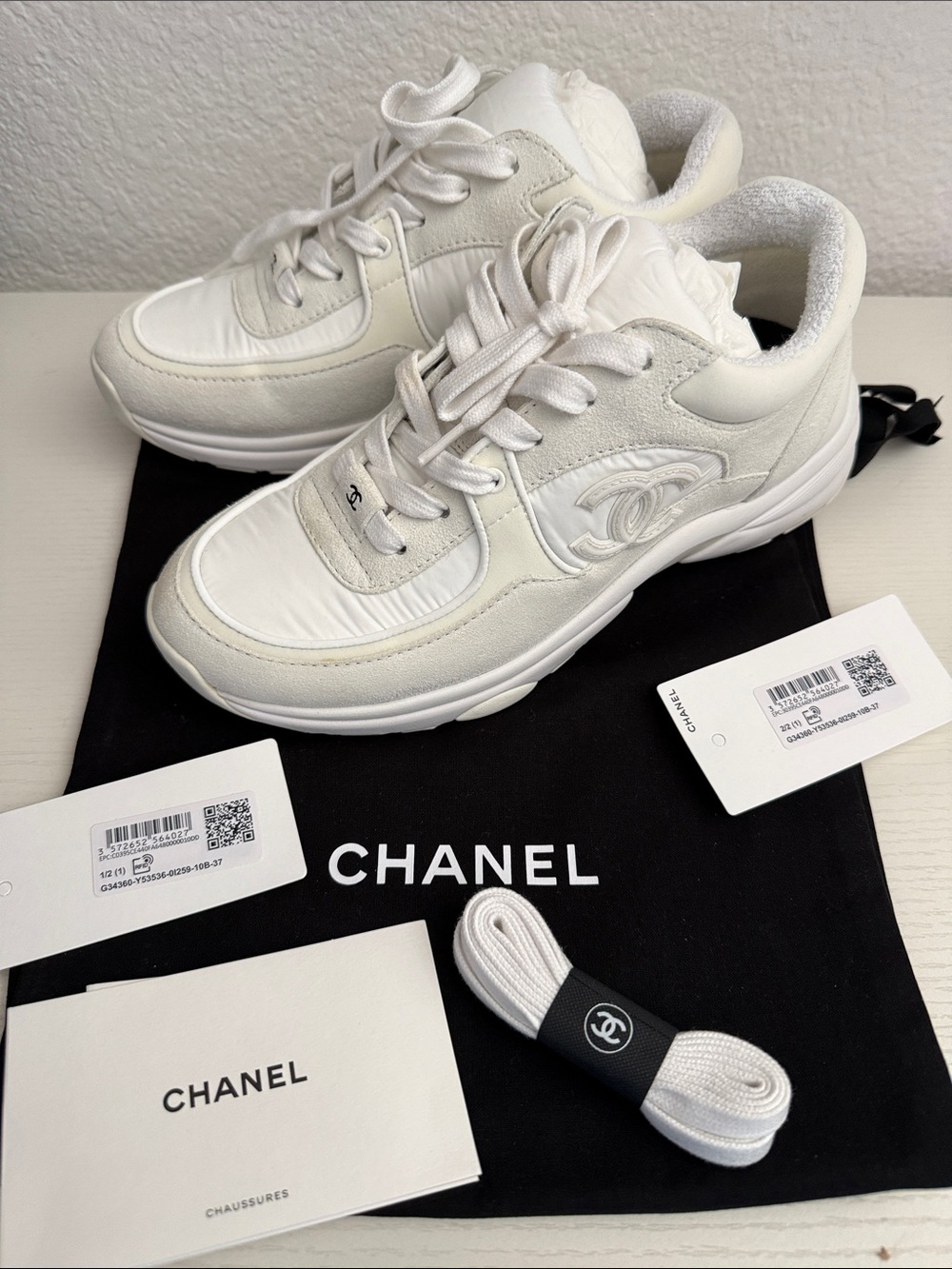 CHANEL Cream-White CC Logo Leather & Suede Sneakers